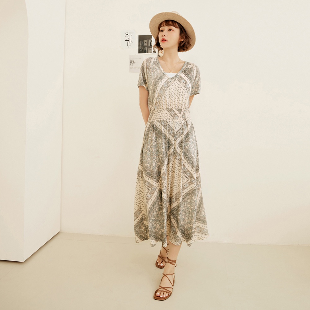 OB嚴選 涼感．冰箱空氣紗V領鬆緊腰傘襬洋裝 《DA9826》大尺碼/現貨/女裝