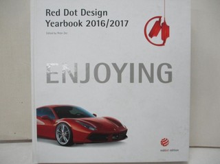 Enjoying: Red Dot Design Yearbook 2016/2017,【T7／設計_T2N】書寶二手書