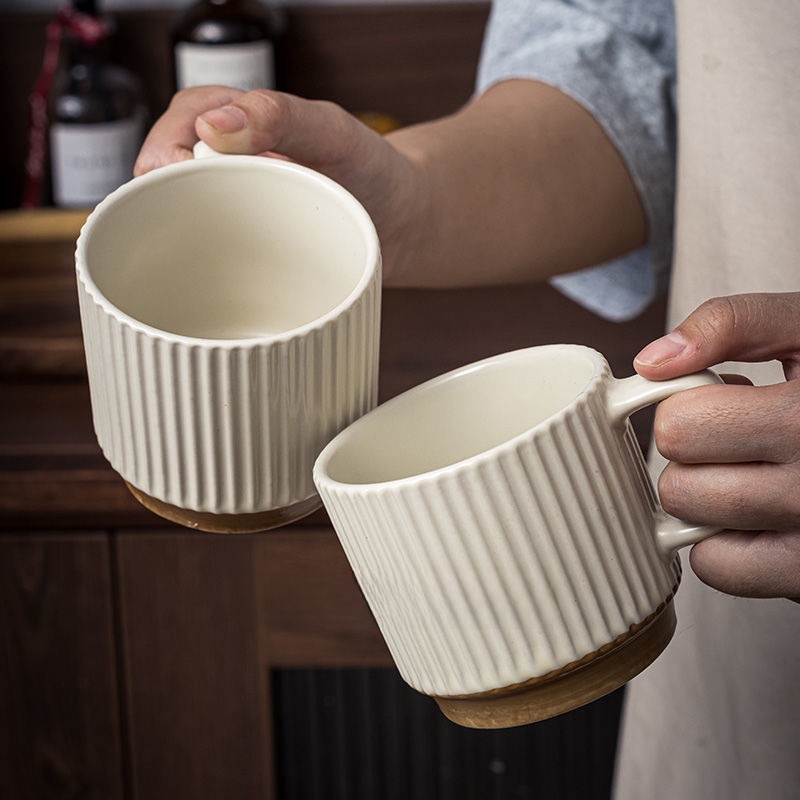【HAPPY居家百貨】 240ML豎紋浮凋陶瓷杯 咖啡杯 水杯 早餐杯 牛奶杯 情侶杯