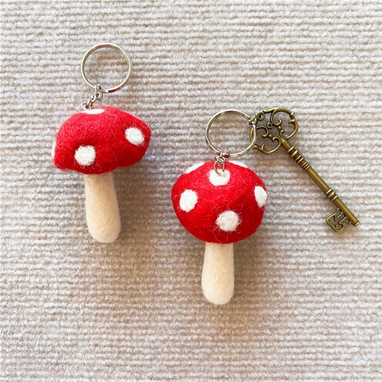 限時下殺  尼泊爾手工羊毛氈 紅蘑菇鑰匙扣包掛紅傘傘可愛裝飾