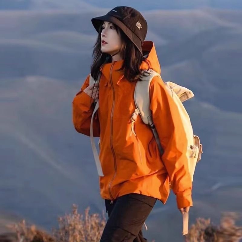 橙色連帽衝鋒衣男秋季寬鬆休閒戶外徒步防風防水三合一登山服外套