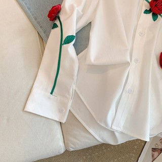 現貨 新品熱賣 設計款時尚襯衫 高級感小眾立體玫瑰白色襯衫女裝秋季韓系時髦薄款寬鬆別緻上衣潮