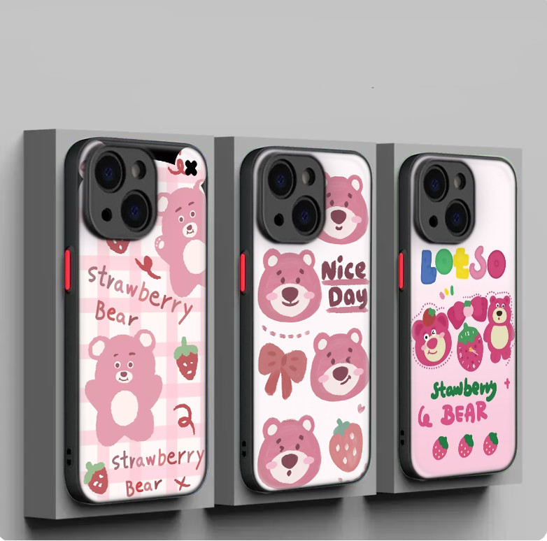 適用於 iPhone 12 13 Plus 14 15 Pro Max 啞光保護鏡片軟殼 K88 可愛草莓熊卡通