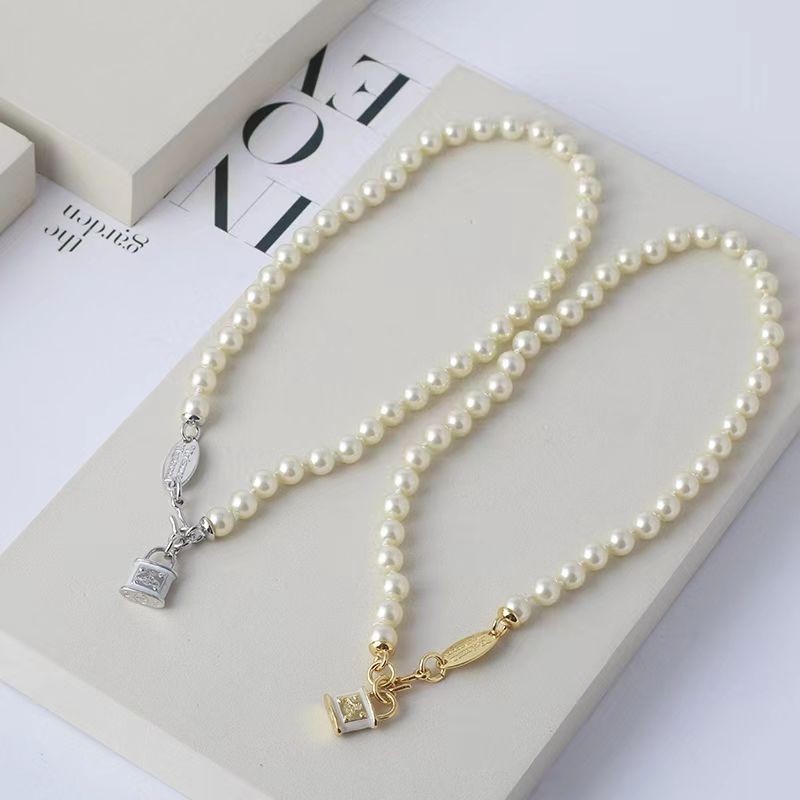 西太後 Vivienne Westwood 新款樹脂漆實心鎖珍珠項鍊時尚時尚高貴項鍊 XL22-14
