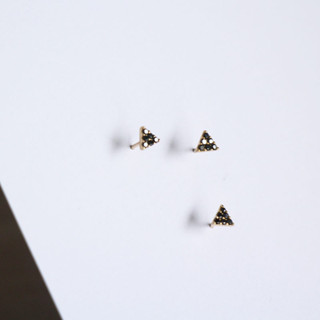 Goldtutu 女士黑色水晶耳釘,三角形幾何,簡約,簡約風格,簡約,金色,K529,9K