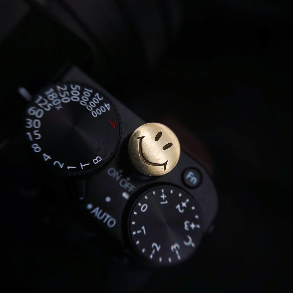 快門按鈕鍵帽貼 適用於富士索尼佳能尼康徠卡相機 創意笑臉黃銅