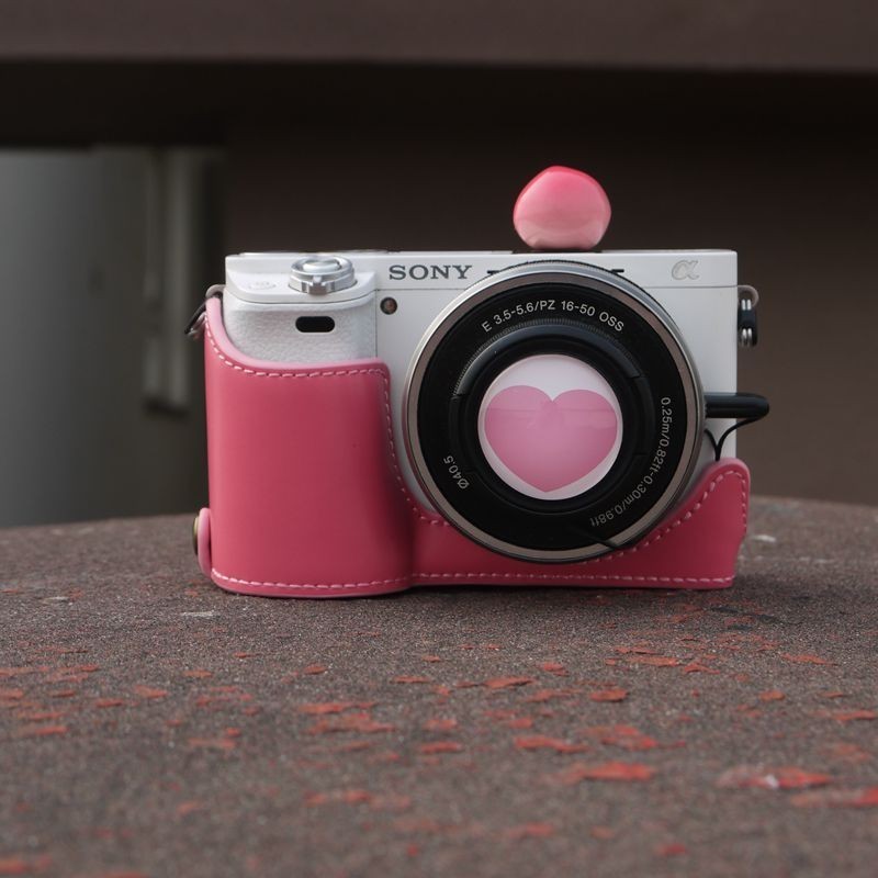 [相機配件] 適合索尼ZV-E10L相機套半套底座保護套粉色可愛開電池孔