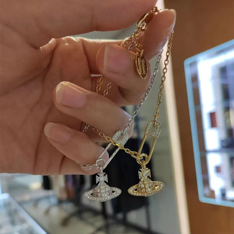 Vivienne Westwood Saturn 全鑽石別針手鍊回形針星球手鍊回形針高級時尚星球手鍊