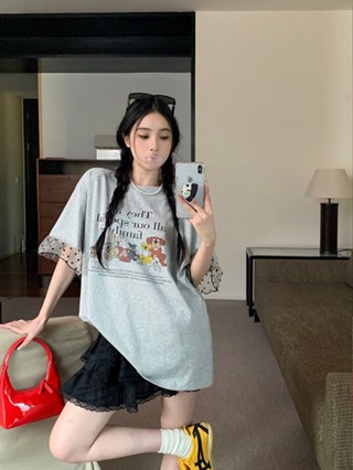 女生衣著 T恤 卡通印花灰色短袖T恤女夏季寬鬆蕾絲拼接韓版中長款圓領百搭上衣