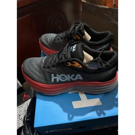 2022 新款最優惠價格 HOKA ONE ONE Bondi8 黑灰紅減震跑鞋