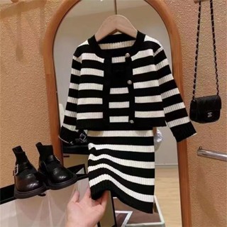 【驚喜童裝】女童春秋套裝 春秋女童套裝新款秋季條紋洋氣寶寶韓版開衫吊帶裙外套香風兩件套（90-140碼）