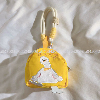 【店鋪熱銷】潮牌手機殼掛飾品可愛黑色鴨子零錢包掛件相機配飾包包掛繩收納袋
