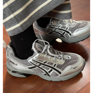 日本代購 ASICS亞瑟士GEL-1090V2 時尚復古透氣 情侶老爹鞋潮流運動休閒鞋