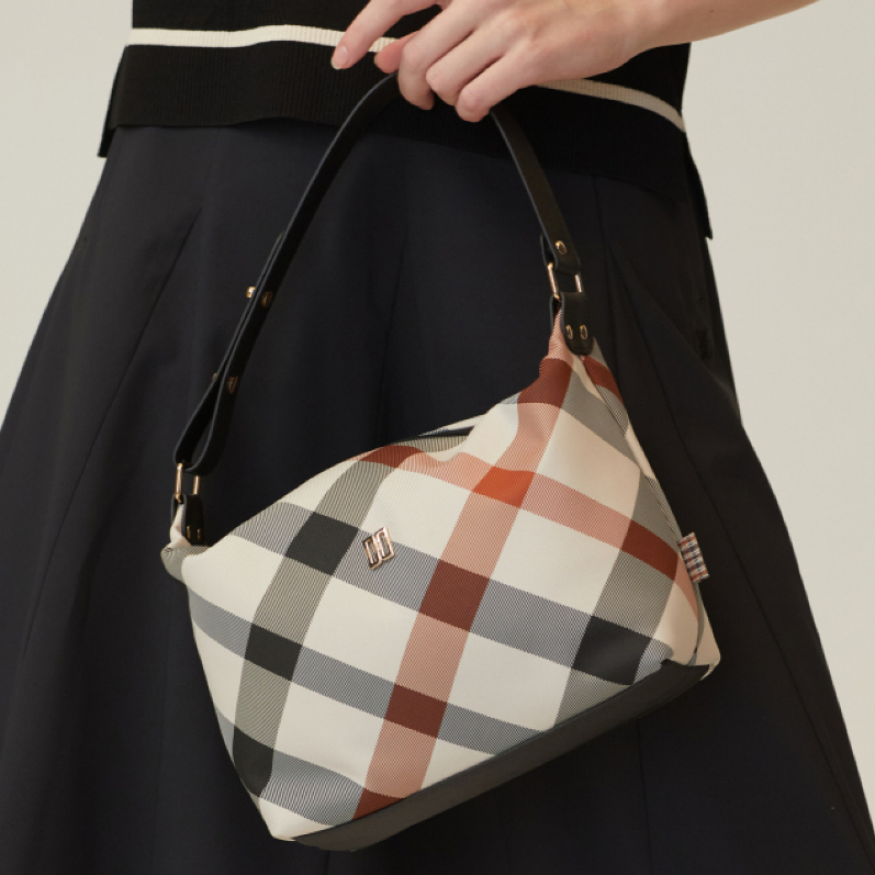 DAKS 米色對角大格紋輕質單肩包深米色女士高爾夫日常包 Beige Check Shoulder Bag/來自韓國首爾