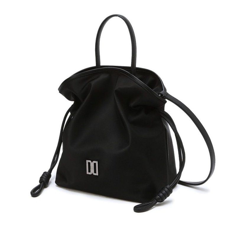 DAKS 黑色 DD 標誌尼龍織品手提包 + 交叉包抽繩可拆式背帶日常包款 / 來自韓國首爾