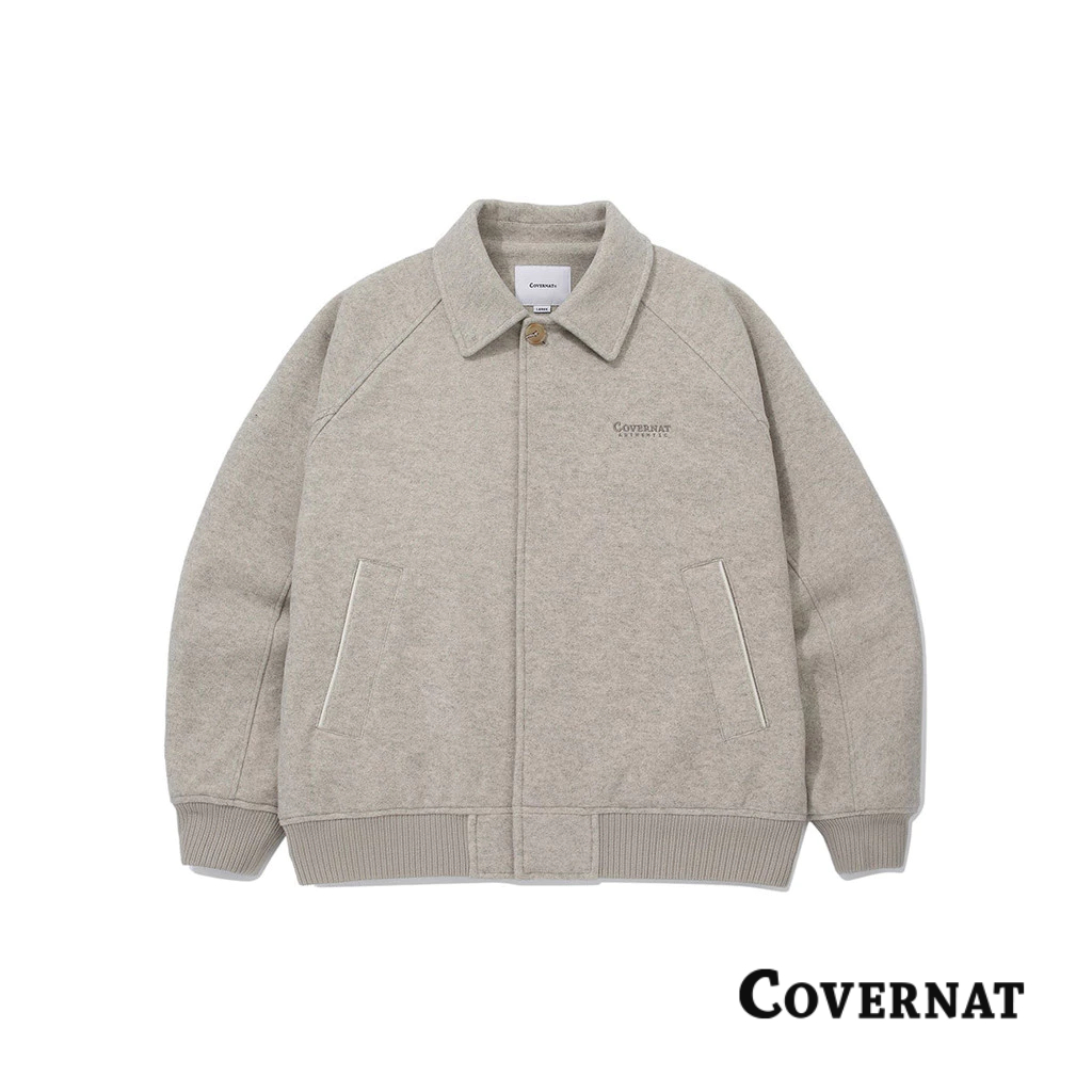 [COVERNAT] 男女同款親膚質地刺繡經典LOGO時尚百搭寬鬆夾克外套（燕麥色）