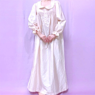 {90 年代} Hampton Intimates 淡粉紅公主風緞面玫瑰花蓬蓬袖長睡裙 🍓