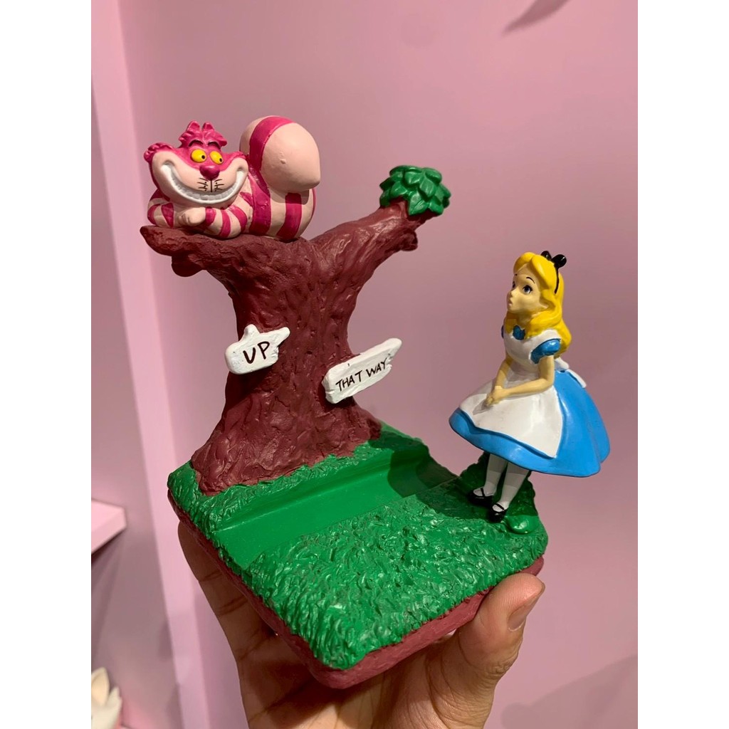 Bunibear.迪士尼 愛麗絲柴郡貓擺件 愛麗絲 柴郡貓 擺件 仙境 條紋笑臉 妙妙貓 草地 【請先聊聊詢問】