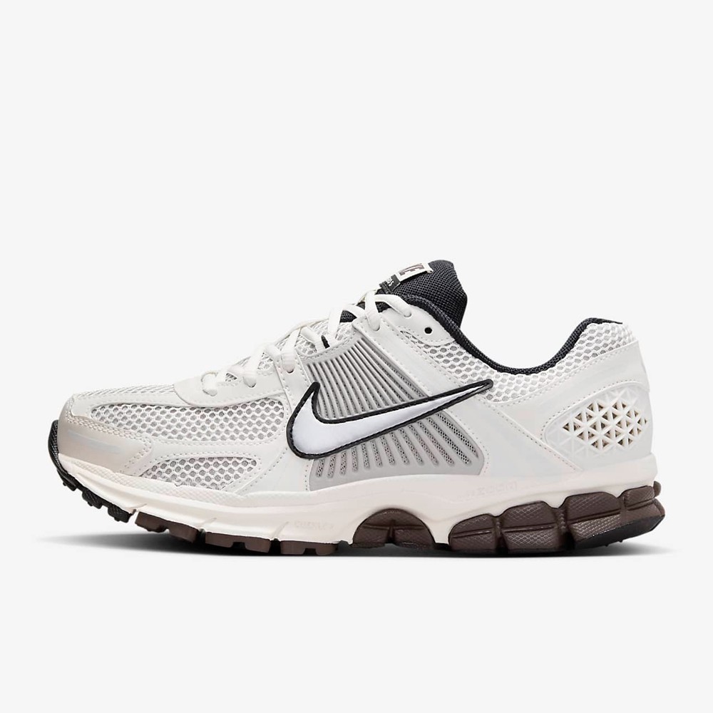 NIKE 休閒鞋 W NIKE ZOOM VOMERO 5 男女 FJ2028001 復古白銀 現貨 廠商直送