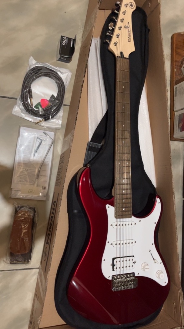 2021特集 G5079☆メンテ済 美品 YAMAHA Pacifica PAC 012 エレキギター