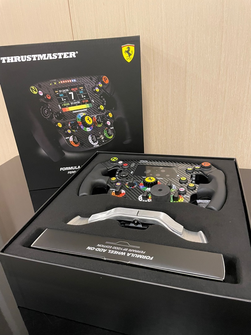 あす楽対応】 特価Thrustmaster Formula Wheel Add-On Ferrari SF1000 Edition, Replica  for PS5 PS4 Xbox Series X S One PC Officially L並行輸入商品 