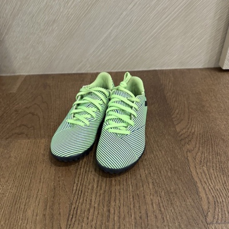 Adidas nemesis 兒童足球鞋 19.5cm