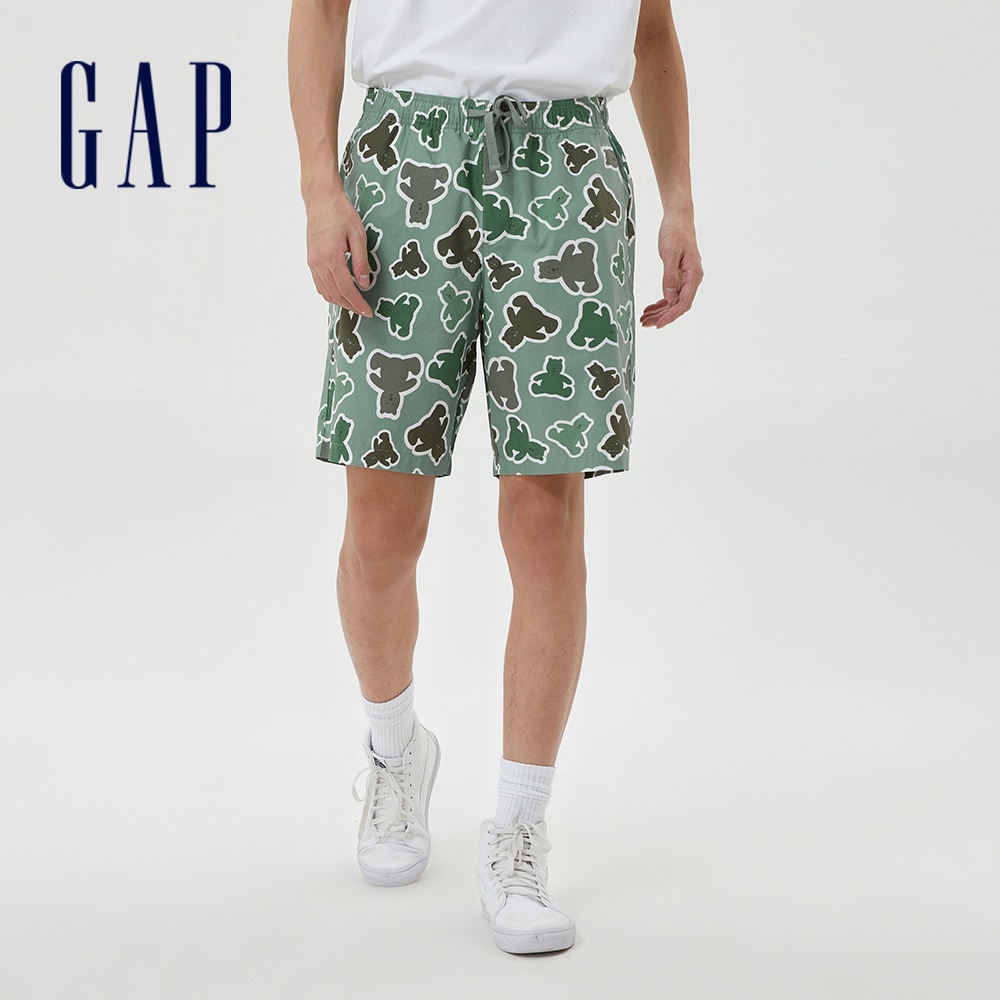Gap 男裝 Logo/小熊印花抽繩鬆緊短褲-綠色(612683)