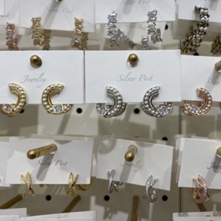 【Honeymin韓國飾品】 c圈珍珠方鑽耳環| 珍珠 鑽 珍珠耳環