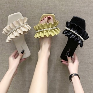 「Chicwalks女鞋店」 仙女風褶皺花邊拖鞋女韓版氣質平底拖鞋 珍珠一字拖鞋 外穿涼拖鞋防滑夏季拖鞋 百搭女生拖鞋