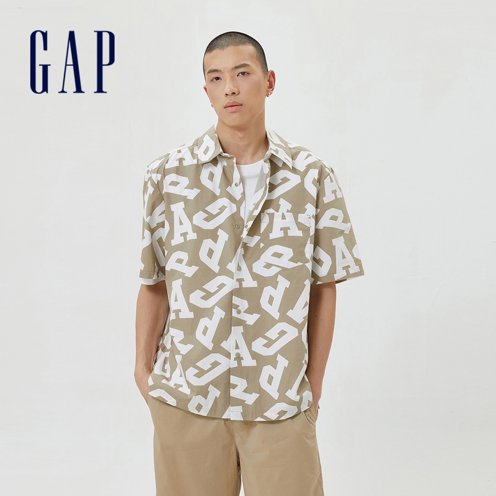 Gap 男裝 Logo/小熊印花純棉寬鬆短袖襯衫-卡其色(612898)