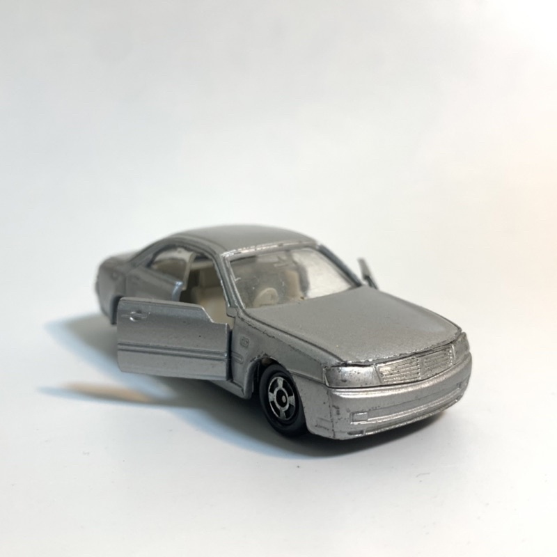 Tomica 87 Nissan Cedric 銀色 中製