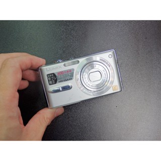 <<老數位相機>>PANASONIC LUMIX DMC-FX9 (防手震 / LEICA鏡頭/ CCD相機/淡粉)