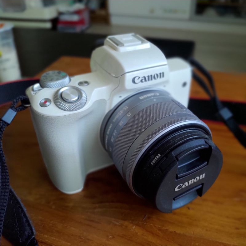 Canon EOS M50