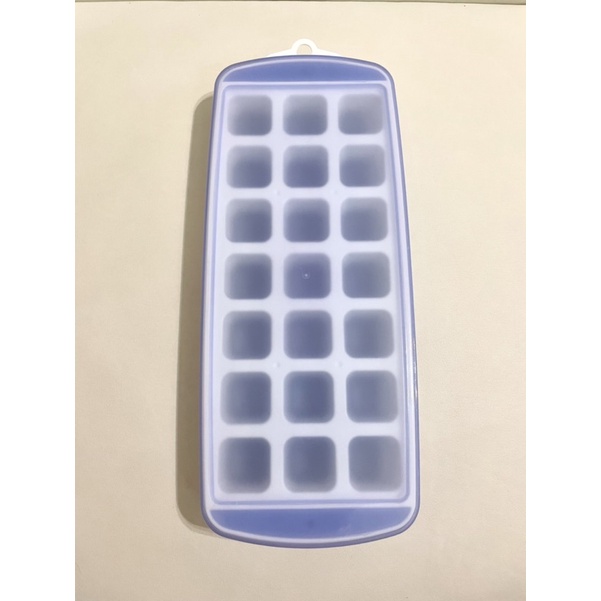 二手 矽膠製冰盒 按壓式冰塊盒 冰塊盒 冰盒 製冰盒 矽膠冰塊盒 製冰塊 附蓋製冰盒 彎曲製冰盒矽膠 冰塊模具 副食品盒