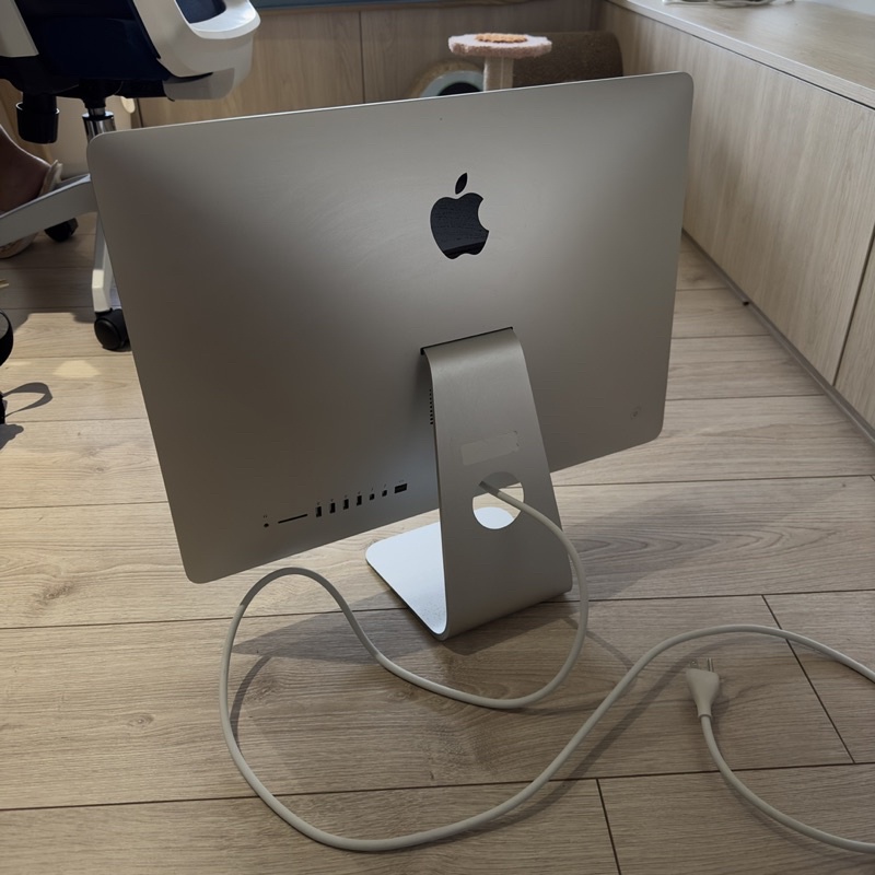 imac 21.5吋 Late 2015+apple鍵盤滑鼠