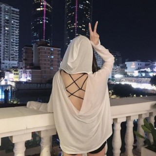 【YW】新款性感露背防嗮衣 鏤空防曬上衣 新款韓版女學生上衣 連帽T恤 寬鬆百搭 黑白色薄款罩衫 大碼長袖防曬服