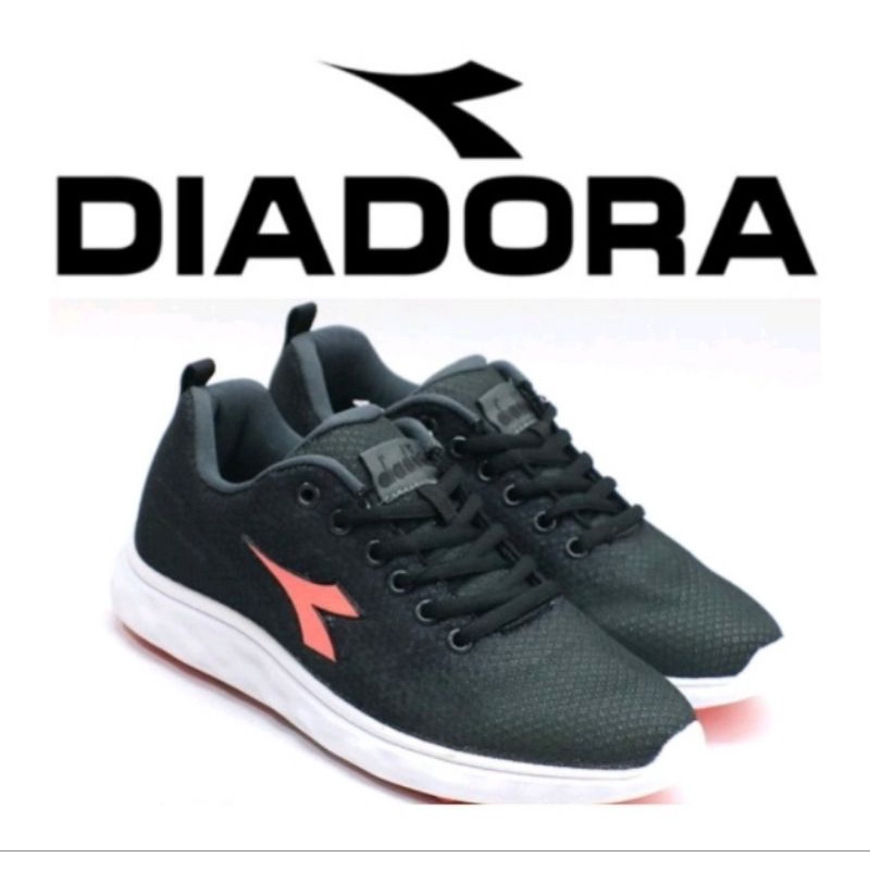 新品上架   DIADORA女款E寬楦運動休閒慢跑鞋 ( DA9AWR7230 黑 )