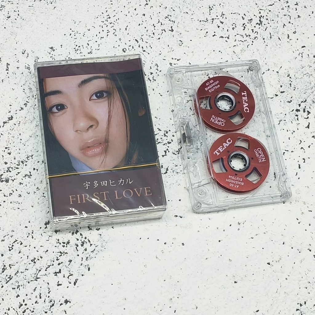 卡帶磁帶 宇多田光First Love初戀 魔女的條件 紅色金屬小開盤 雙面