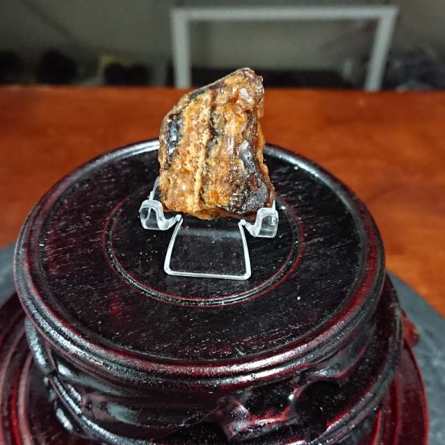 6g  印尼樹脂  +底座 天然 礦物 岩石 原石 原礦 水晶 擺件 晶洞 藝術品 風水 禮物 標本