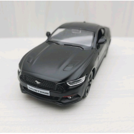 宅米吉 全新現貨~1:36福特 FORD 2015野馬 消光黑色 合金 模型車 玩具 迴力 兒童 生日 禮物 收藏 擺飾