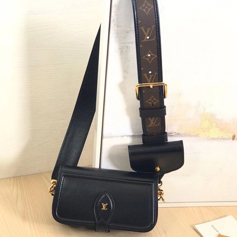 LOUIS VUITTON OFFICER SHOULDER BAG M69841