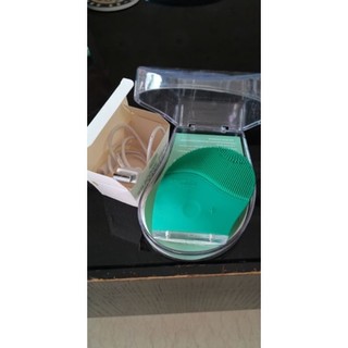 WIGGLE WIGGL 二手矽膠電動洗臉刷WIGGLE WIGGL Silicone Face Cleanser
