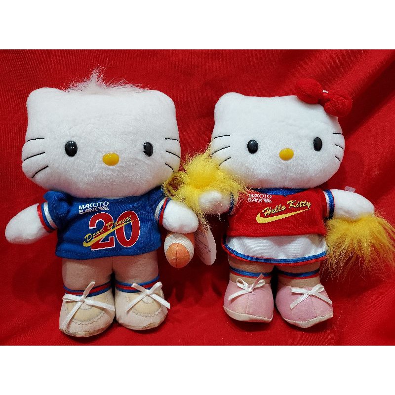 2000年誠泰銀行三麗鷗授權推出的Hello Kitty玩偶一對