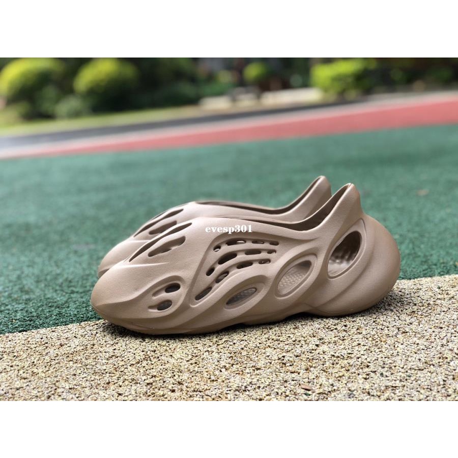 adidas originals Yeezy Foam Runner "Mist" 涼鞋 棕褐色 洞洞鞋GV6774