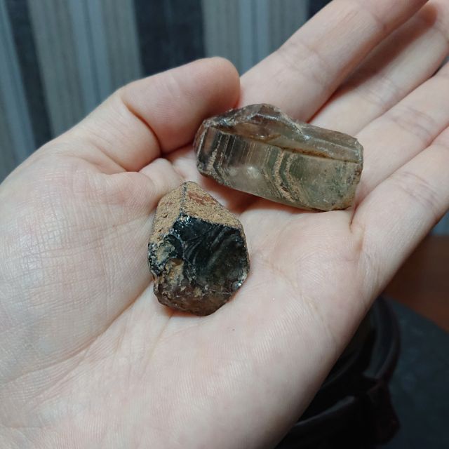 琥珀 原礦 天然 水晶 原石 礦物  標本 教學 消磁石 能量石 玉 擺飾 藝術品 風水  魚缸 隨機出貨 一入