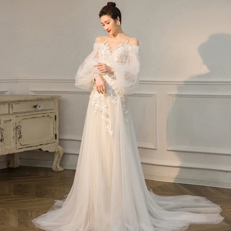 法式輕婚紗2023新款新娘修身簡約氣質出門紗一字肩晚禮服高貴氣質