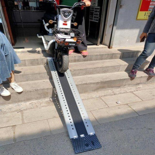 台灣下殺#輪椅上樓梯便攜式無障礙坡道板摩托輪椅電動車上車上樓臺階板斜坡小欣百货