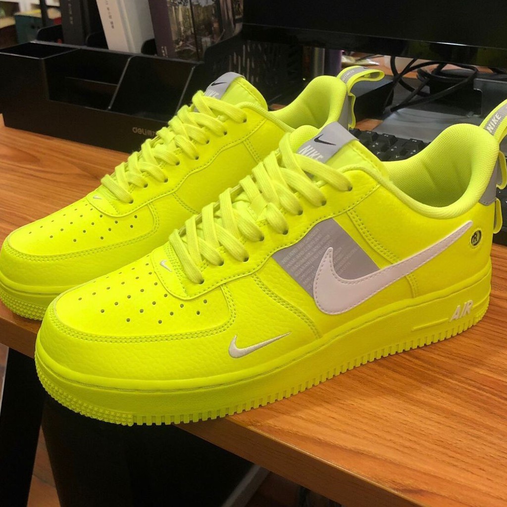 Nike Air Force 1 07 LV8 Utility Volt 熒光綠 運動鞋 AJ7747-700