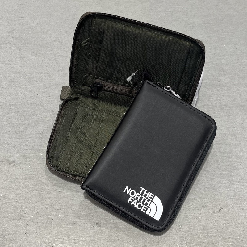 「THE NORTH FACE」露營短夾｜北臉｜BC VOYAGER WALLET｜多層卡夾拉鍊錢包 ｜NF0A81BK