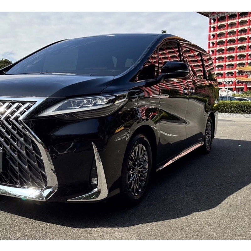 潮商旅VBV、 LM商務包車、機場接送、企業長短租、禮車、LM、Alphard、台中高鐵接送、清泉崗機場接送、賓士褓母車